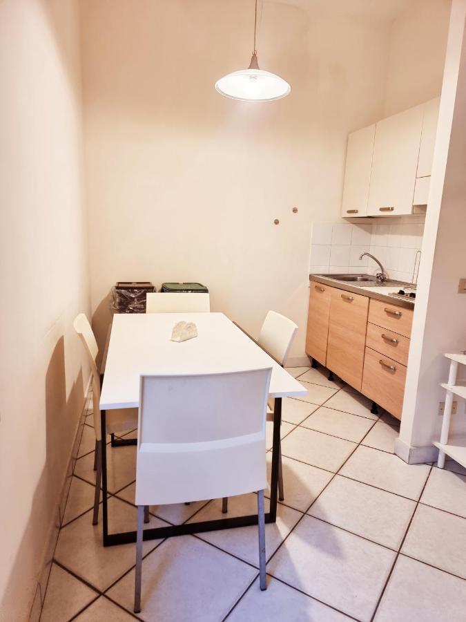 Reale Apartments 泰拉奇纳 外观 照片