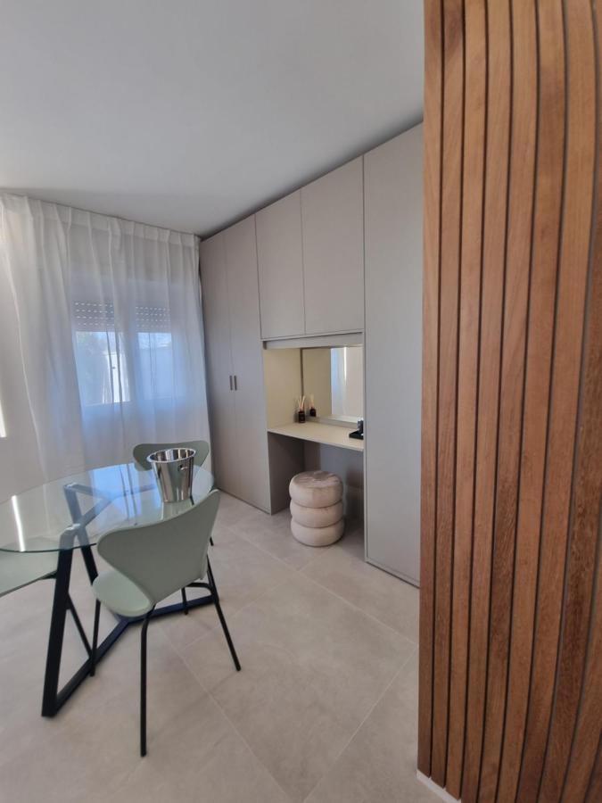 Reale Apartments 泰拉奇纳 外观 照片